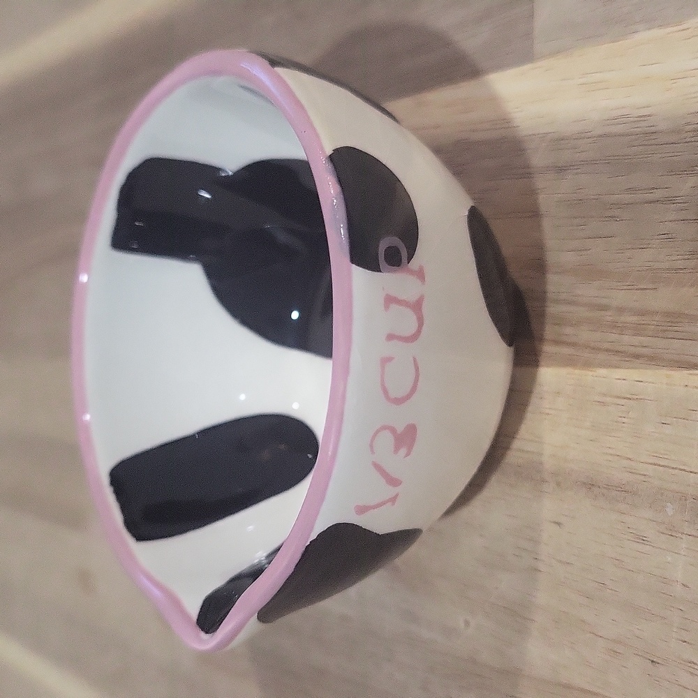Cute! Farmhouse Black, White, & Pink Vintage Cow Ceramic Measuring Cup Set🎀🐄 - Picture 5 of 8